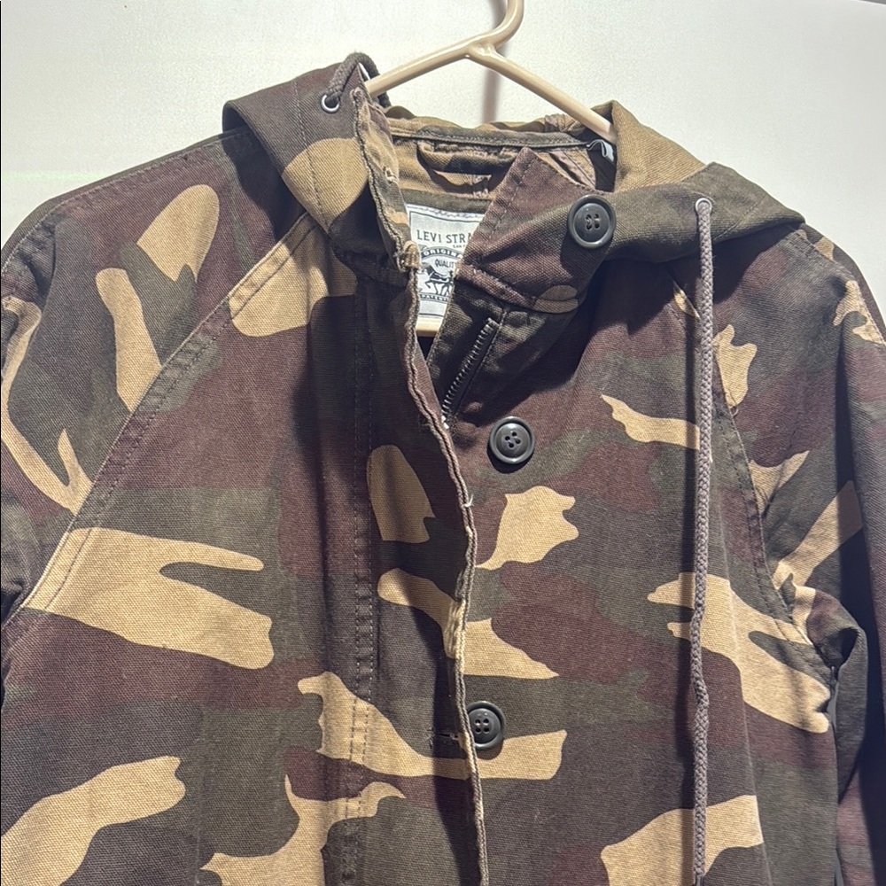 Levi’s Camouflage Hooded Jacket - Picture 8 of 9